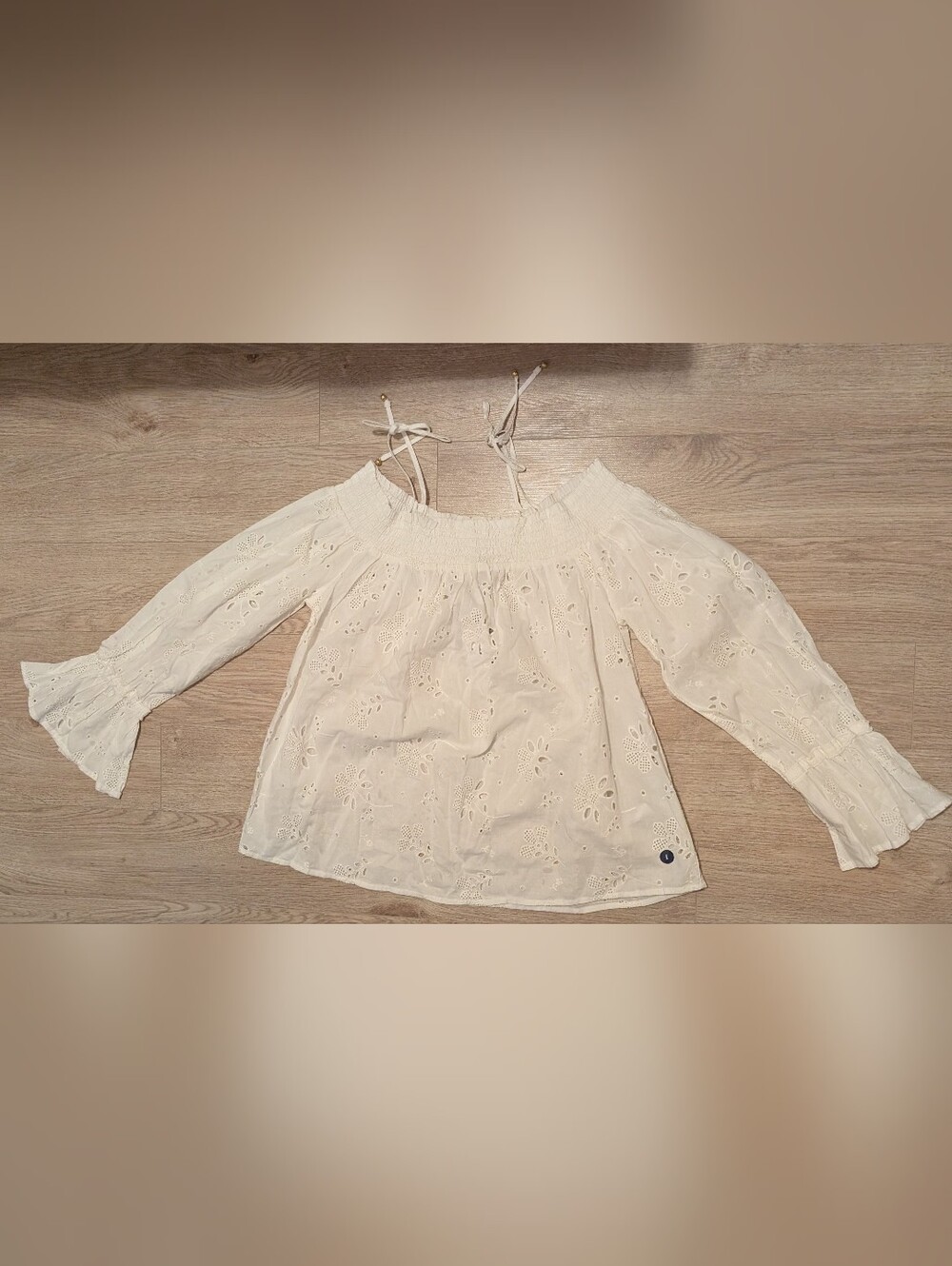 Abercrombie & Fitch Women's White Eyelet Smocked Off The Shoulder Top